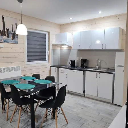 Comfortable Houses, Swimming Pool, Jacuzzi, Holiday home *