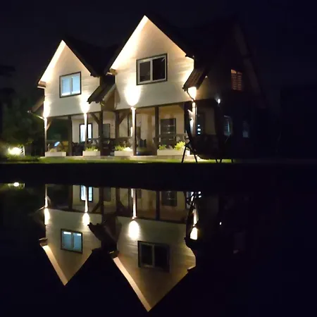 Comfortable Houses, Swimming Pool, Jacuzzi, Holiday home *