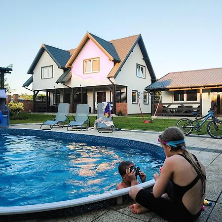 Comfortable Houses, Swimming Pool, Jacuzzi, Holiday home